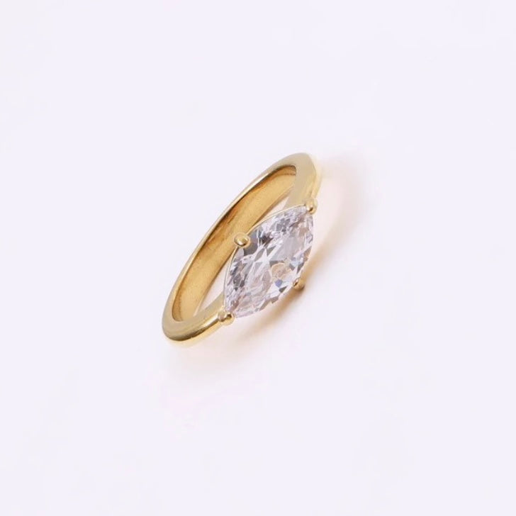 Iris Zirconia Ring