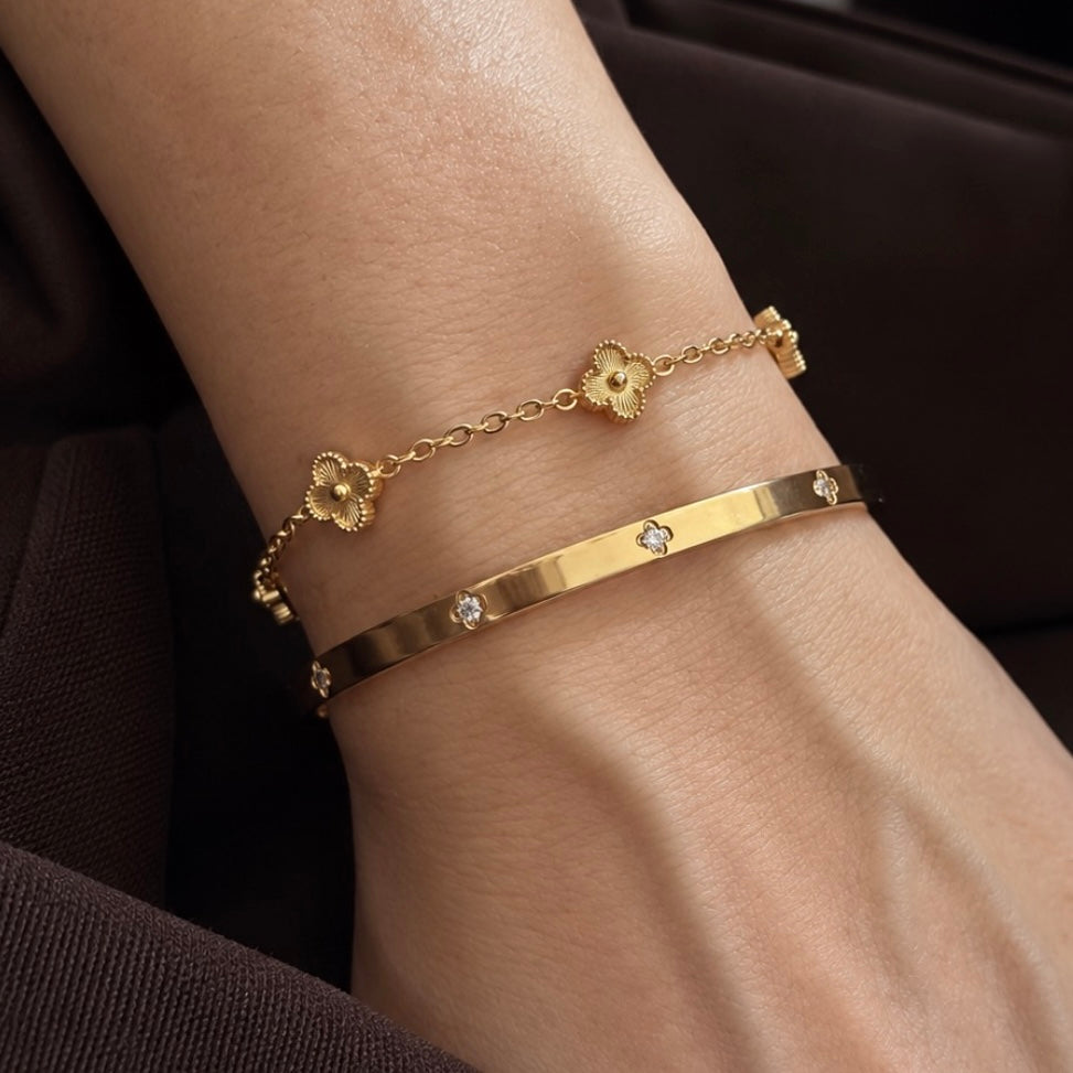 Gold mini Clover Bracelet Set